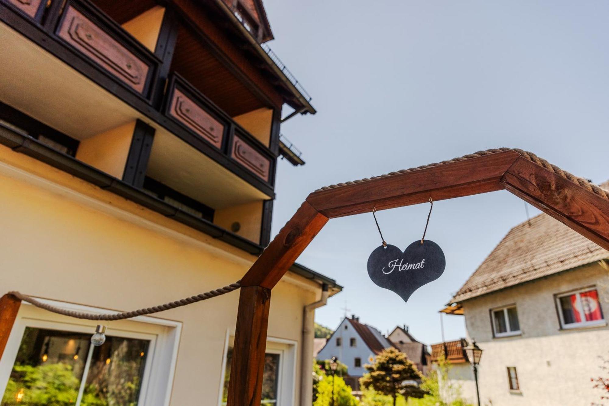 Landgasthof Zur Linde Heimbuchenthal 外观 照片