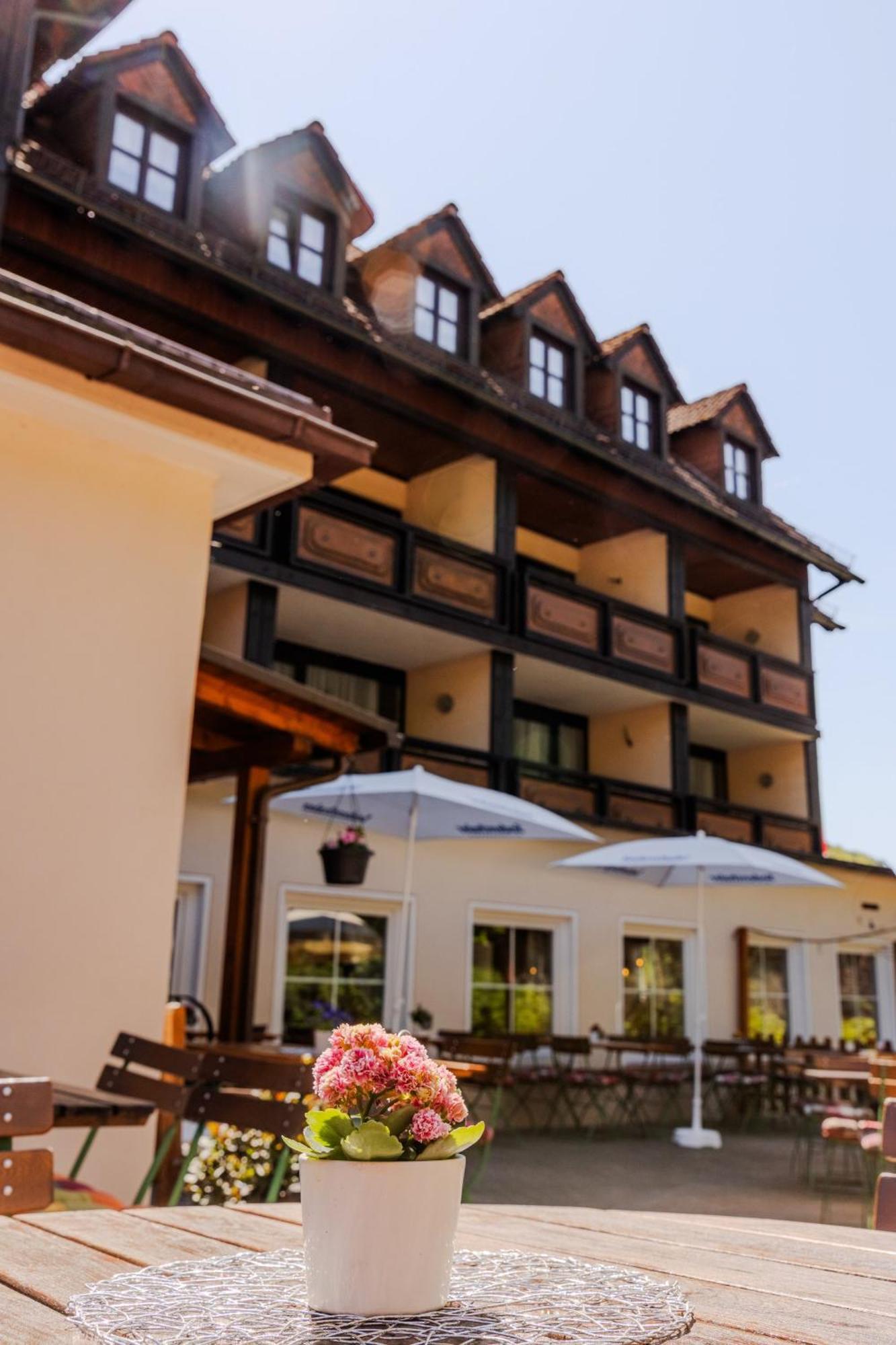 Landgasthof Zur Linde Heimbuchenthal 外观 照片